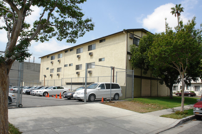 801 S Maryland Ave in Glendale, CA - Building Photo - Building Photo