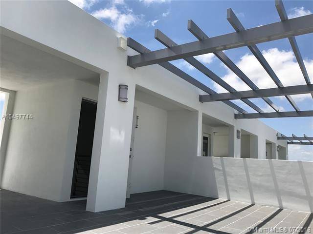 9163 NW 33rd St-Unit -. in Doral, FL - Building Photo