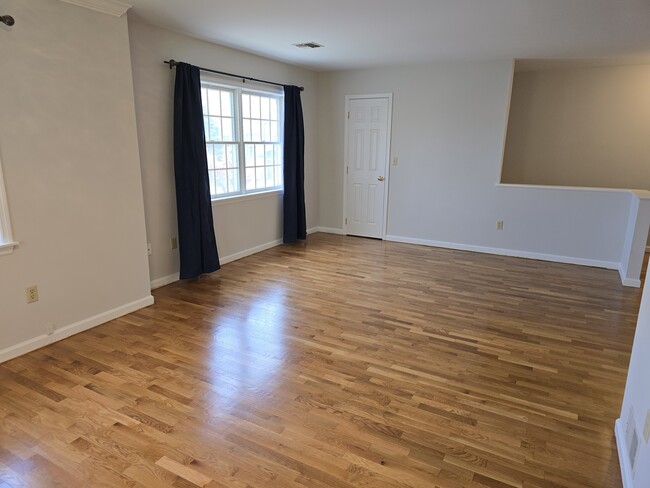 13 Autumn Leaf Ct, Unit 2-1 in Highland Falls, NY - Building Photo - Building Photo