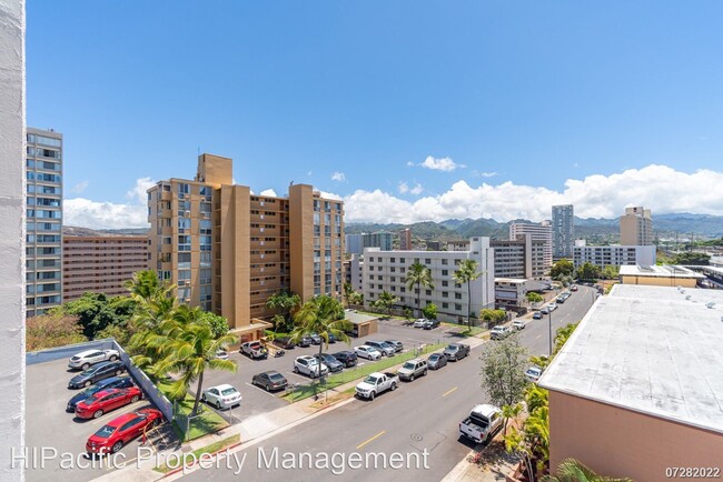 3033 Ala Napuaa Pl in Honolulu, HI - Building Photo - Building Photo