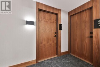 8 Ann St in Mississauga, ON - Building Photo - Building Photo