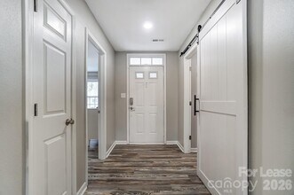 5519 Waverly Lynn Ln in Charlotte, NC - Building Photo - Building Photo