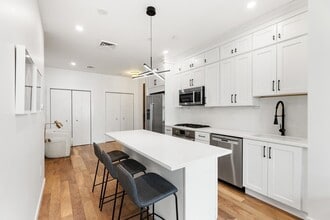 45 1st Ave in Boston, MA - Foto de edificio - Building Photo