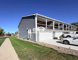 2103 Willis Ave in Perry, IA - Building Photo