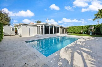 7750 SW 16th St in Miami, FL - Building Photo - Building Photo