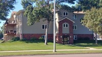 Regency Apartments in Huron, SD - Foto de edificio - Building Photo