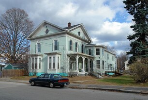 35 3rd St in Dover, NH - Building Photo