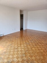440 Woodlawn Rd E in Guelph, ON - Building Photo - Building Photo