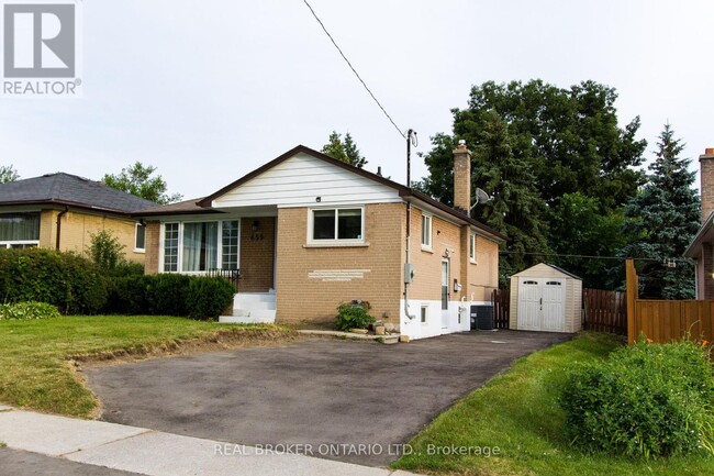 659 Shakespeare Ave in Oshawa, ON - Building Photo - Building Photo