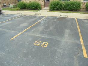 9702 Bianco Ter, Unit B in Des Plaines, IL - Building Photo - Building Photo