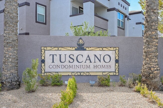 7255 W Sunset Rd in Las Vegas, NV - Building Photo - Building Photo