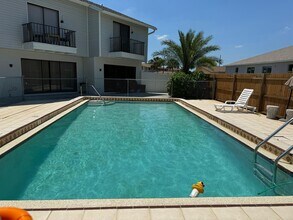 512 SE 43rd St in Cape Coral, FL - Building Photo - Building Photo