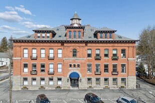 77 Van Dam St, Unit 408 in Saratoga Springs, NY - Building Photo