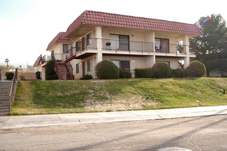 Hacienda Heights Apartments in Desert Hot Springs, CA - Building Photo - Building Photo