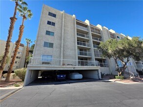 750 S Royal Crest Cir in Las Vegas, NV - Building Photo - Building Photo