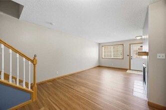 17433 Glacier Wy in Lakeville, MN - Foto de edificio - Building Photo