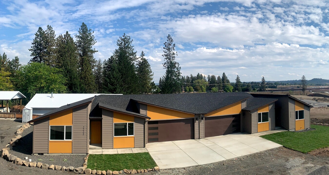 2222 E Winger Rd in Spokane, WA - Building Photo