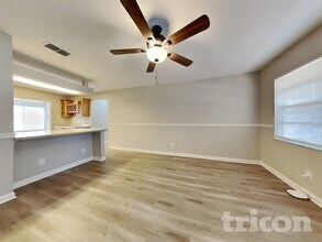 6423 4th Ave NE in Bradenton, FL - Building Photo - Building Photo