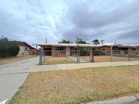 5741 Arrowhead Dr in El Paso, TX - Building Photo