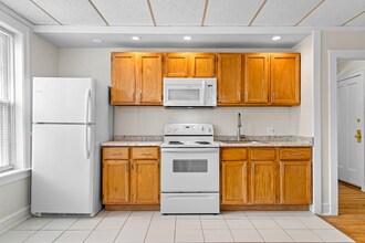 1440 W Howard St in Chicago, IL - Building Photo - Building Photo