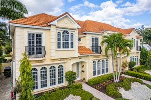 265-285 2nd Ave S in Naples, FL - Building Photo