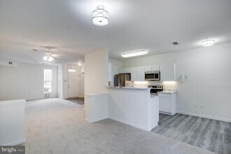 87 Harbour Heights Dr in Annapolis, MD - Building Photo - Building Photo