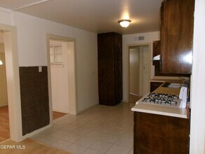 8005 Edgemere Blvd in El Paso, TX - Building Photo - Building Photo