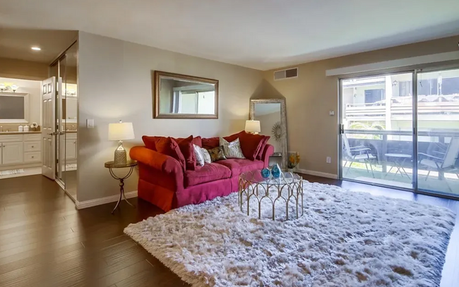 property at 1625 Hotel Cir S