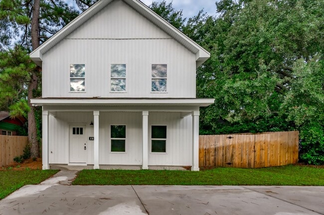 915 S Kilbourne Rd in Columbia, SC - Building Photo - Building Photo