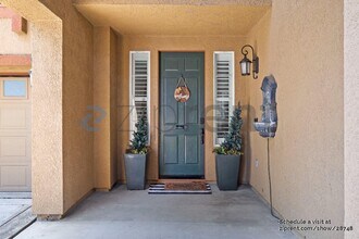 887 Hampton St in Vacaville, CA - Foto de edificio - Building Photo