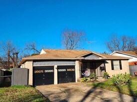 8715 Fairhaven Ln in Dallas, TX - Building Photo