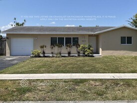 6433 NW 21st Ct in Margate, FL - Building Photo