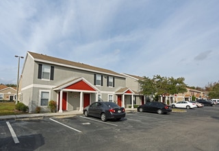 The Villas At Newport Landing in Tampa, FL - Building Photo - Building Photo