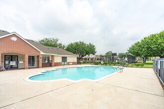 Timber Ridge Apartments in Houston, TX - Building Photo - Building Photo