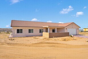 24548 Ledbury Rd in Oro Grande, CA - Building Photo