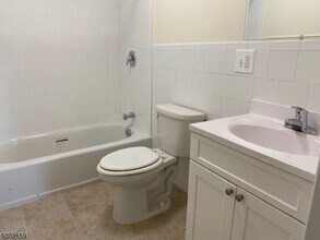 192 Market St-Unit -2B in Newark, NJ - Building Photo - Building Photo