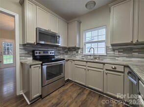 2023 Heywood Ave in Charlotte, NC - Building Photo - Building Photo