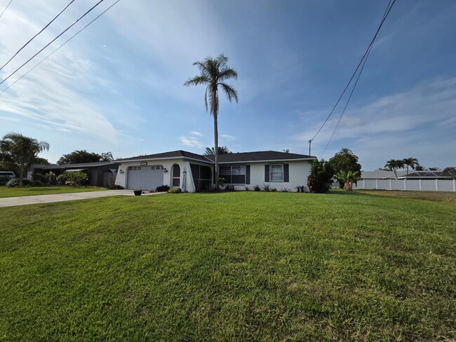 1118 SE 19th Ln in Cape Coral, FL - Building Photo - Building Photo