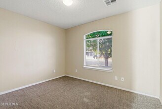 732 Desert Sage Dr in Horizon City, TX - Building Photo - Building Photo