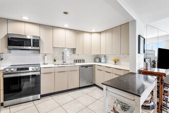 3000 Holiday Dr in Fort Lauderdale, FL - Foto de edificio - Building Photo