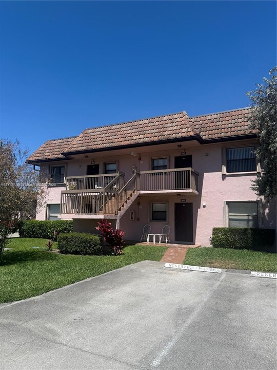 10637 NW 10th St in Pembroke Pines, FL - Building Photo