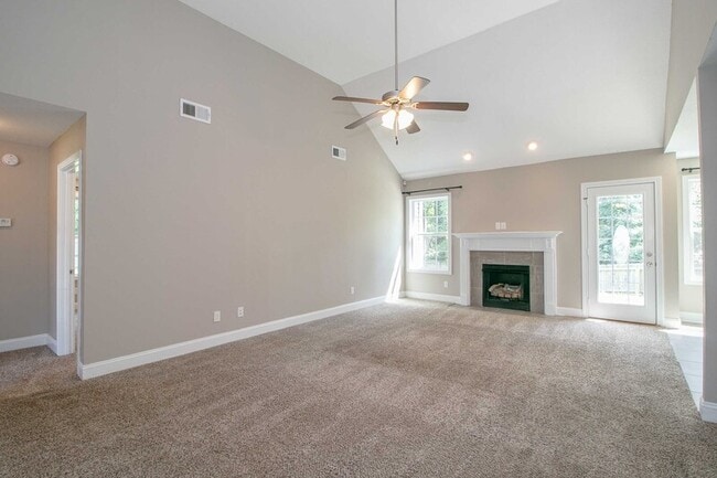 209 Azalea Dr in Oak Grove, KY - Building Photo - Building Photo