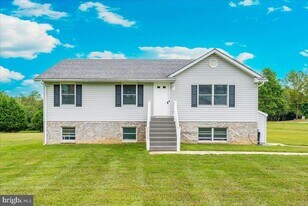 2723 Old Washington Rd in Westminster, MD - Building Photo