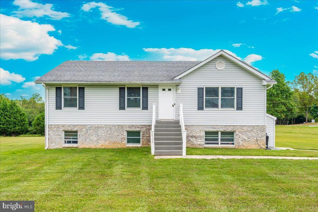 2723 Old Washington Rd in Westminster, MD - Foto de edificio