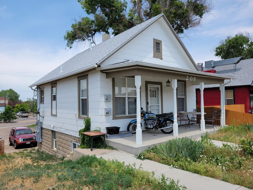 209 S Main St in Brighton, CO - Building Photo