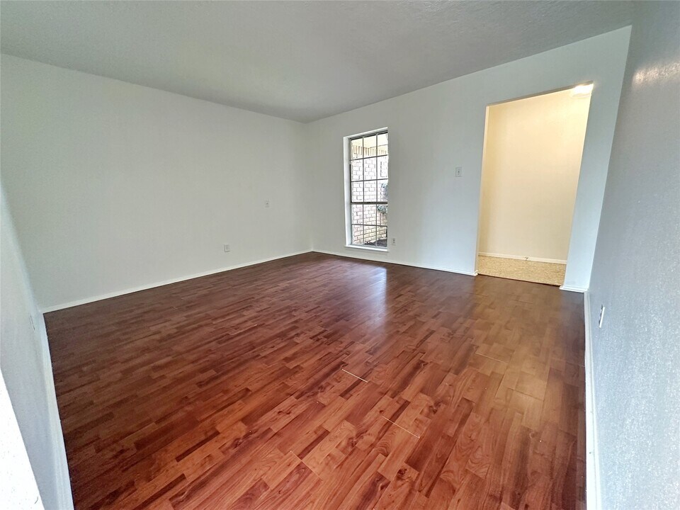 806 Merribrook Ln in Friendswood, TX - Building Photo