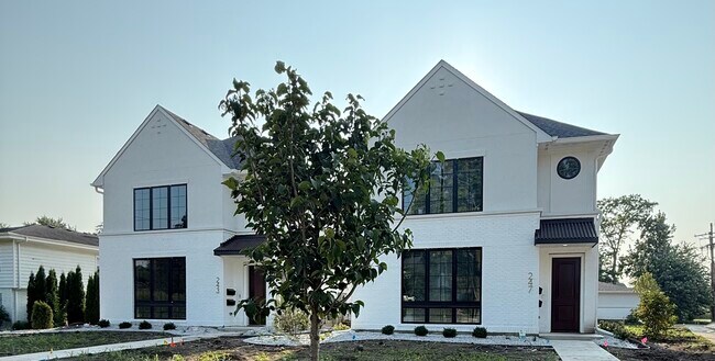 247 N West St, Unit 201