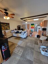 214 E College Ave-Unit -9aa190f1-f6a6-11ee-8ab6-12de4bf481cd in Appleton, WI - Foto de edificio - Building Photo