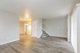 5620 Cactus Thorn Ave in Las Vegas, NV - Building Photo - Building Photo