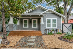 326 Simon St in San Antonio, TX - Building Photo